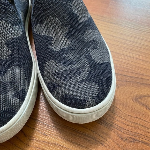 ROTHY’S gray two tone slip on sneakers shoes comfort machine washable all year 5 - Picture 3 of 10